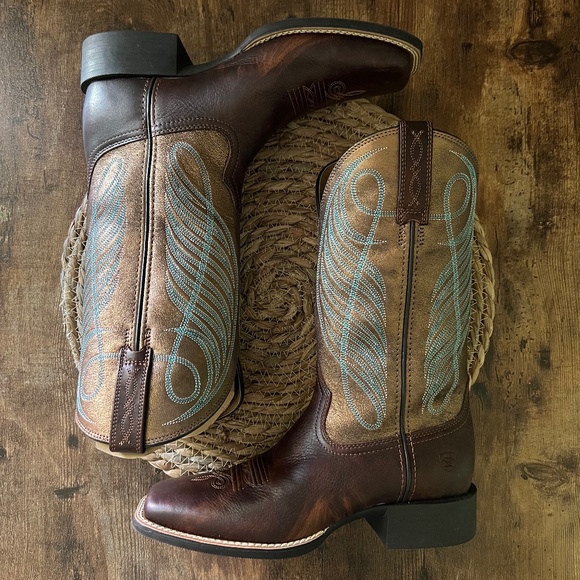 Ariat Shoes - Ariat Sassy Brown Tombstone Round Up Embroidered Accent Western Boots